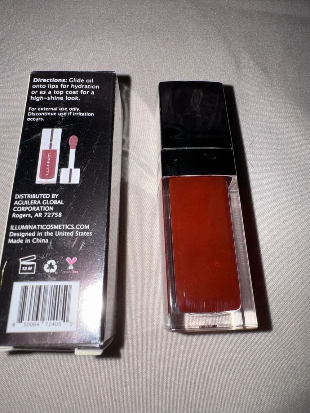 ILLUMINATI Tinted Glowing Lip Oil in Walnut, NEW in Box!